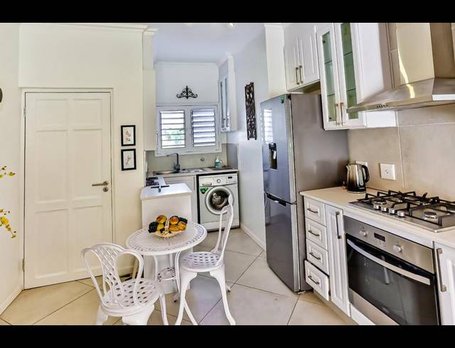 2 BEDROOM APARTMENT FOR SALE IN SHEFFIELD BEACH